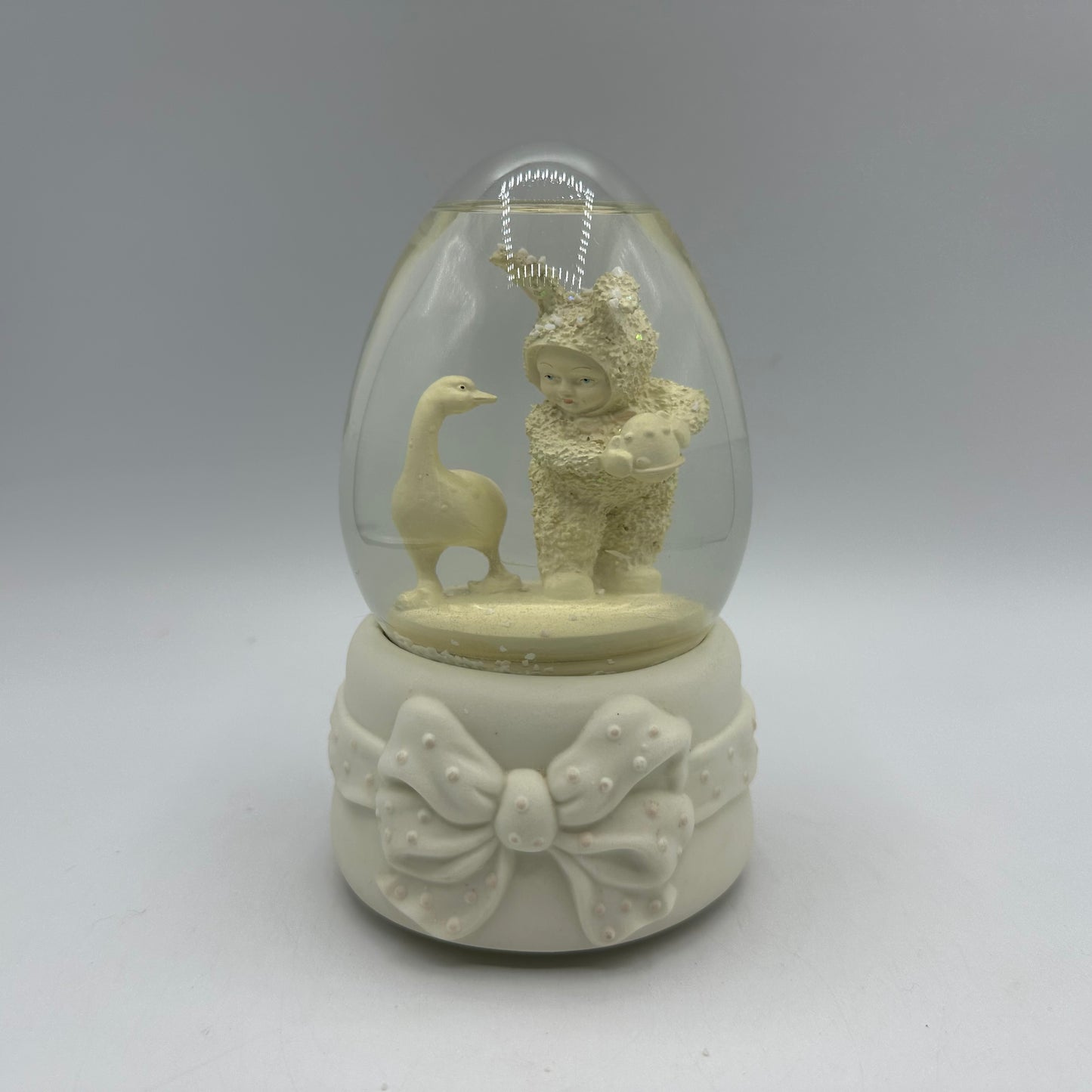 Snowbabies Look What I've Got Musical Snow Globe