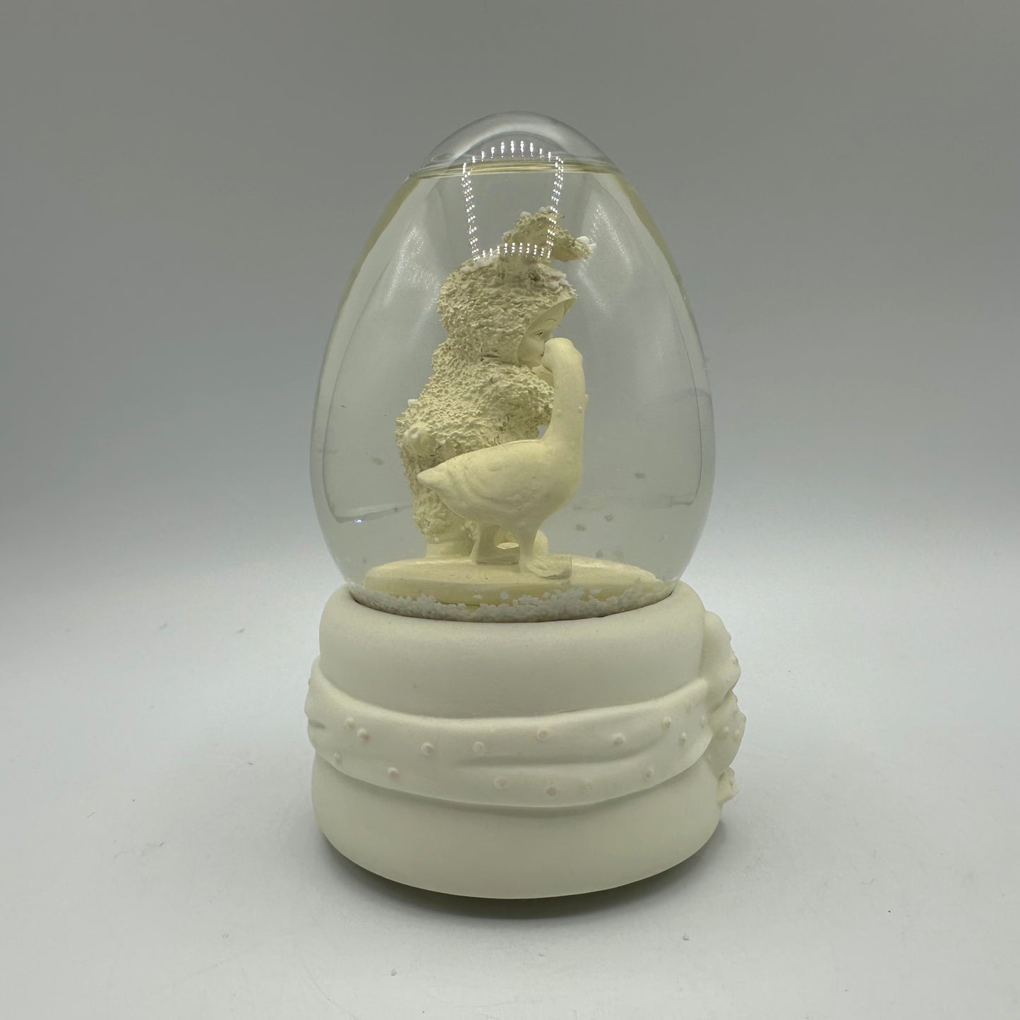 Snowbabies Look What I've Got Musical Snow Globe