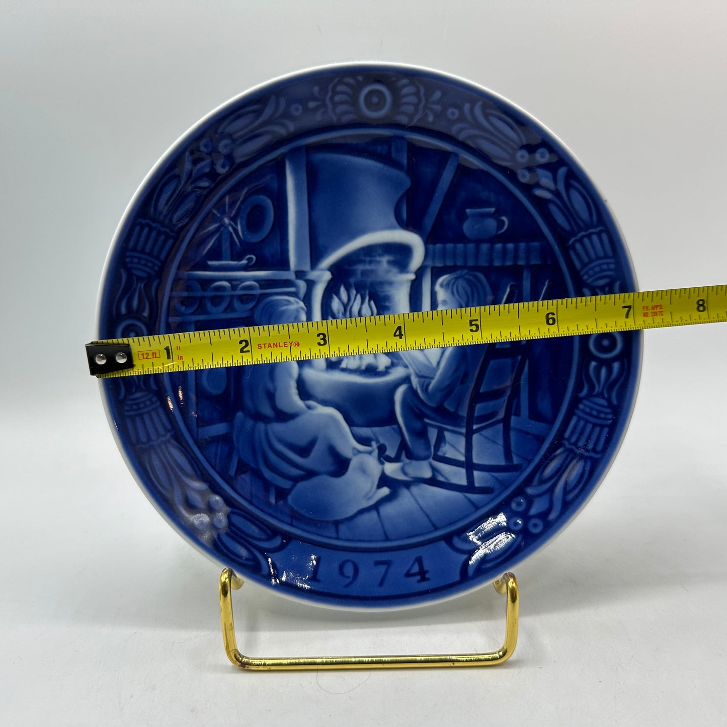 Georg Jenson Royal Copenhagen 1974 Christmas Plate Reading by the Fire