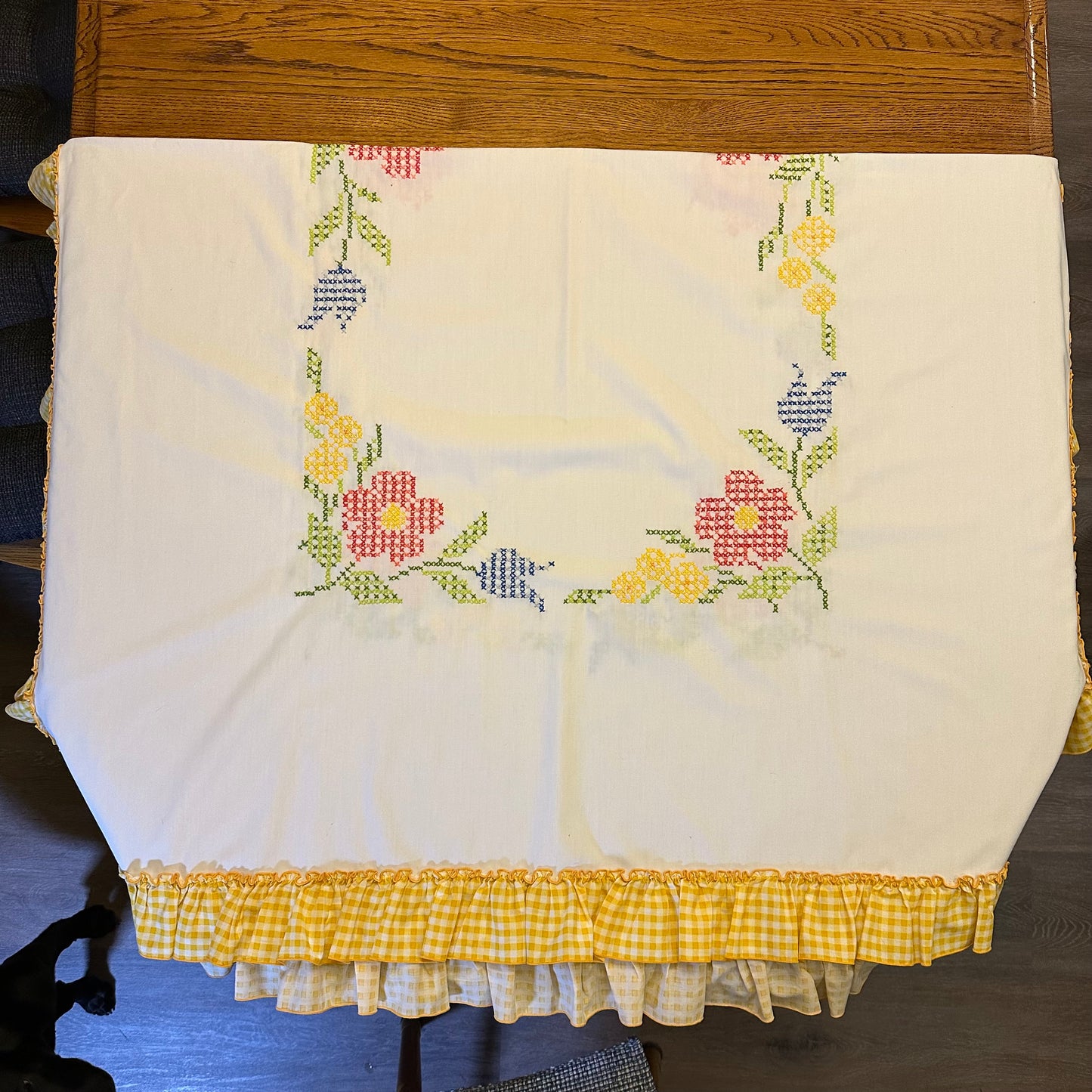 1970s Cross Stitched Floral Pattern Tablecloth, Ruffled Edges, 68 X 50