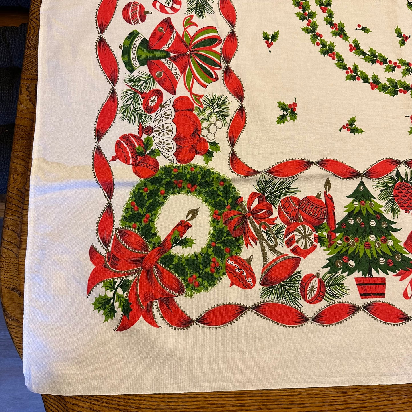 Christmas Tablecloth with Holly and Berries, 50 X 46