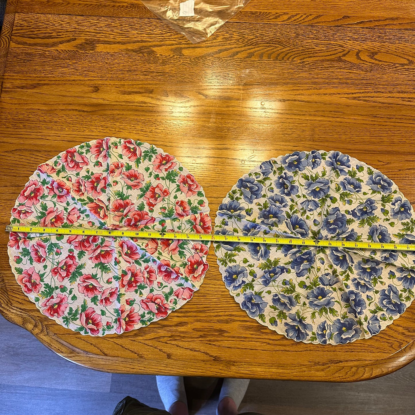 Vintage Hankies, Lot of 2 Round Floral