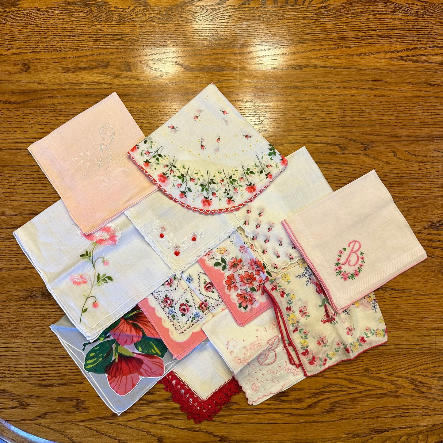 Vintage Hankies, Mixed Lot of 12, Pinks and Reds