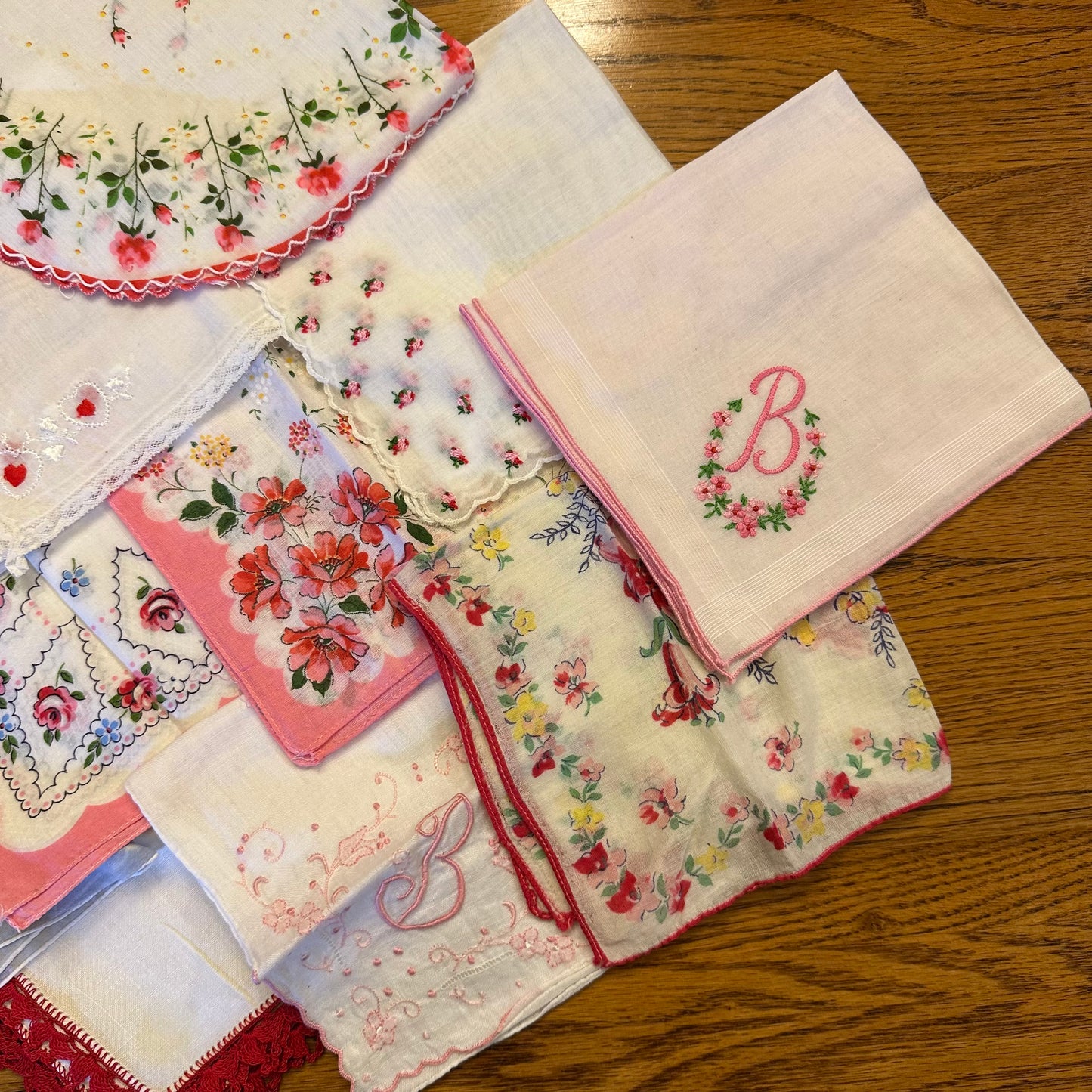 Vintage Hankies, Mixed Lot of 12, Pinks and Reds