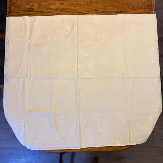 Light Green Damask Tablecloth, 70 X 53, Leaf design