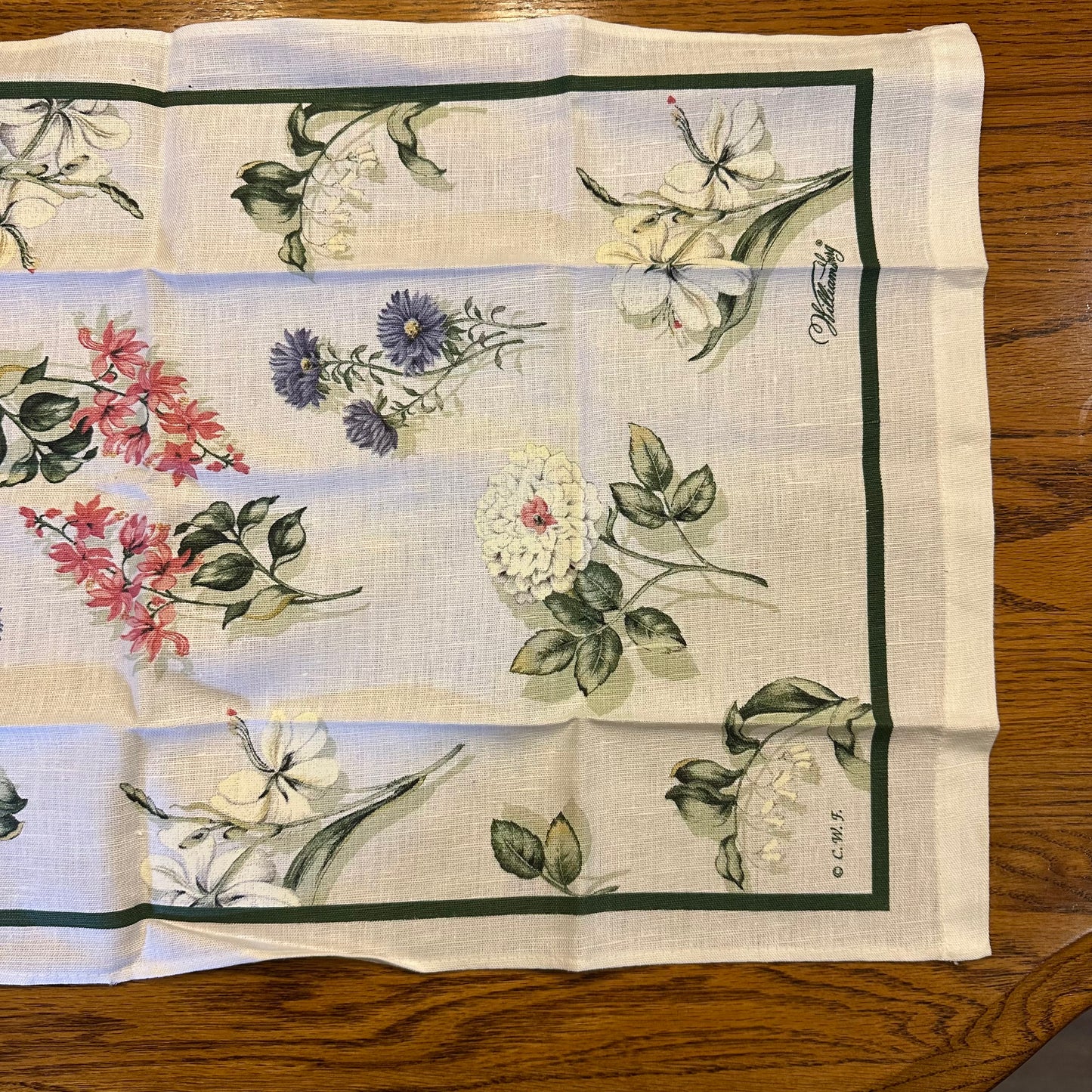 Williamburg Floral Towel