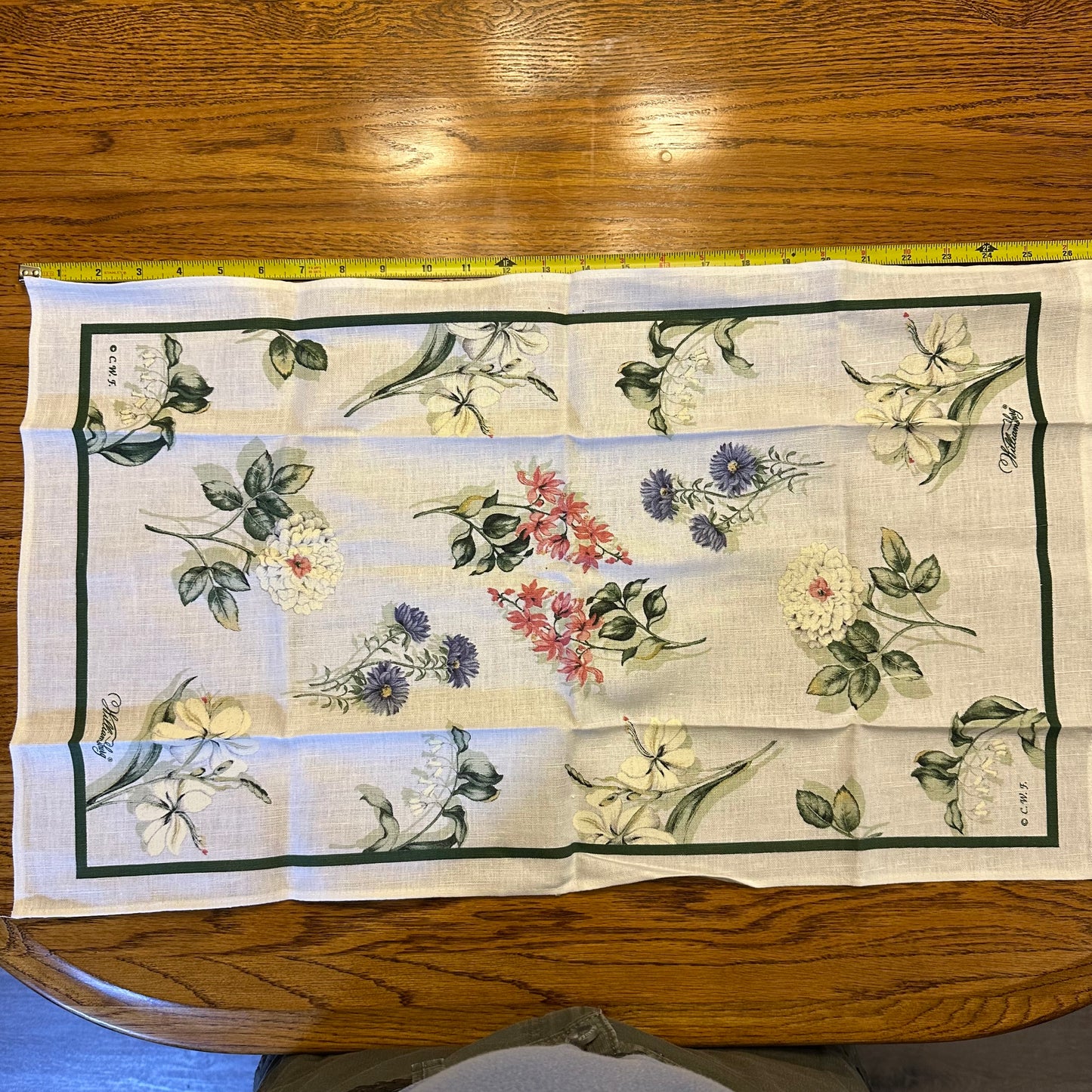 Williamburg Floral Towel