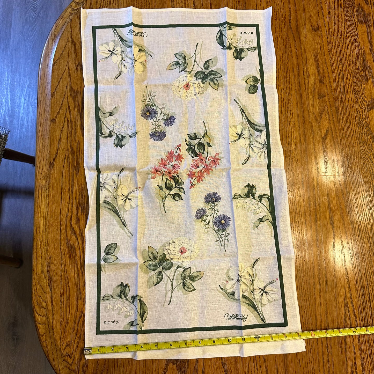 Williamburg Floral Towel