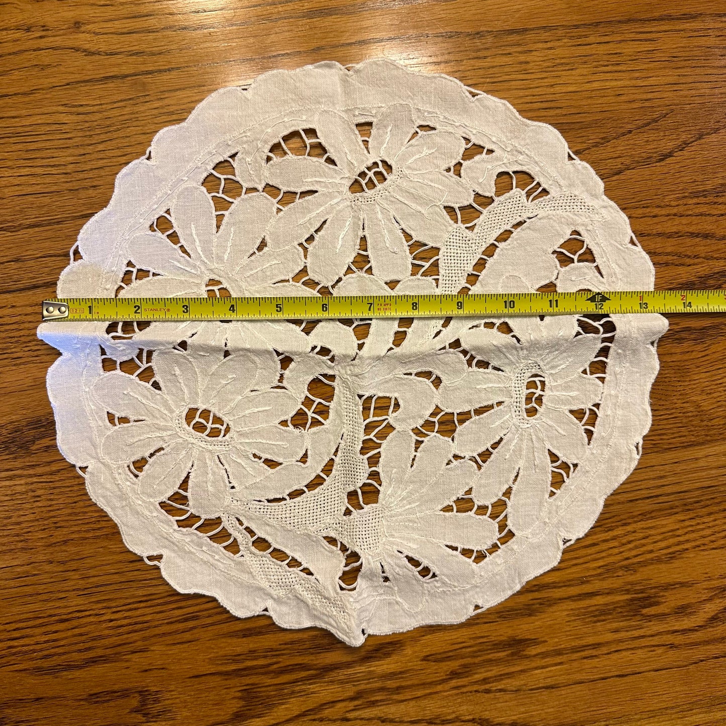 Doilies, Mixed Lot of 5