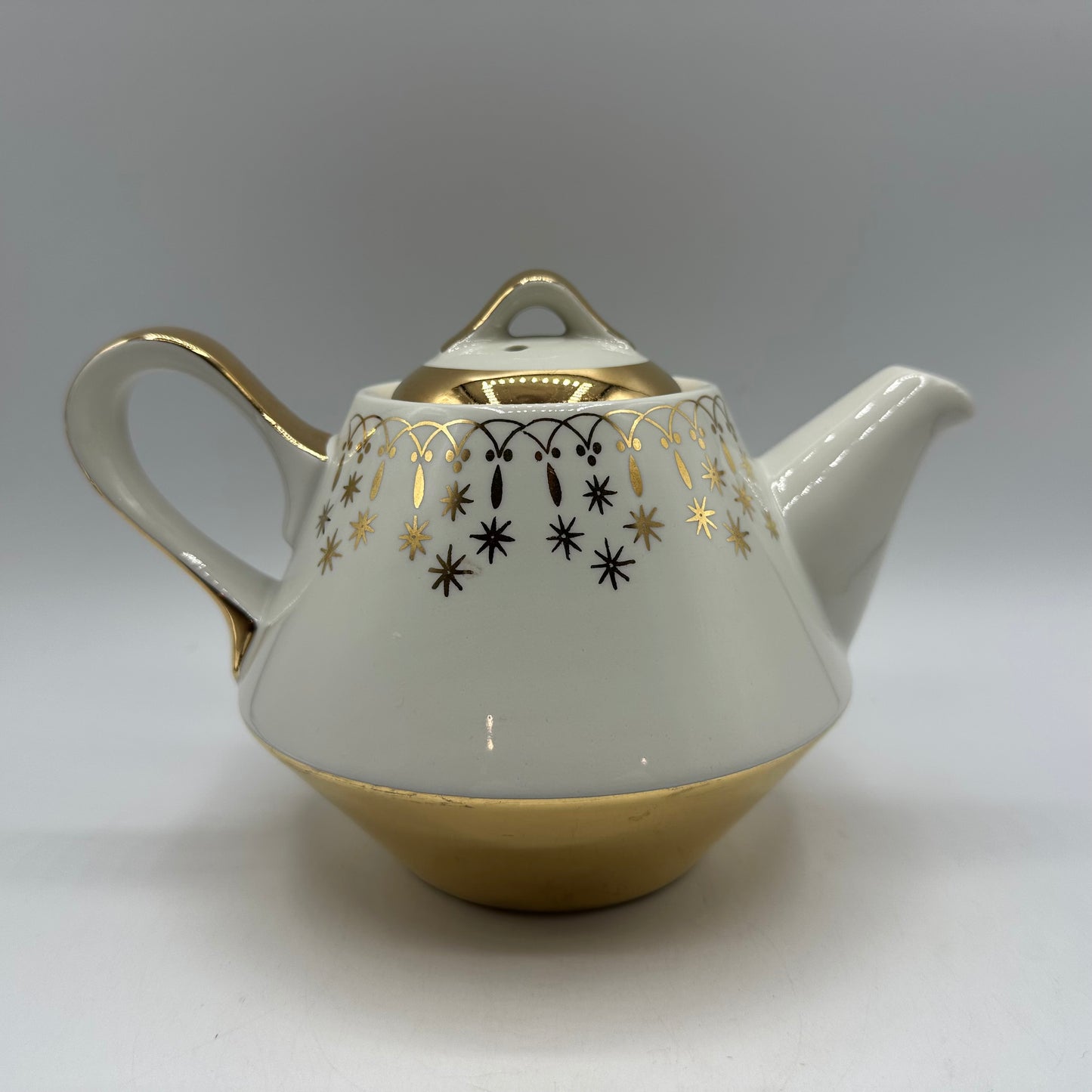 Hall China Flare-Ware Teapot, Gold Lace Pattern