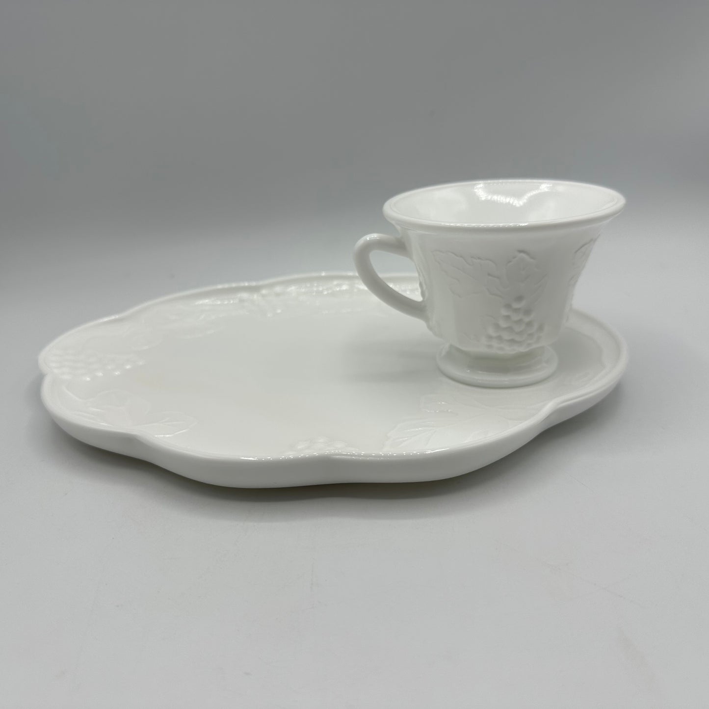 Indiana Glass Colony Harvest Snack Plates and Cup,Set of 4