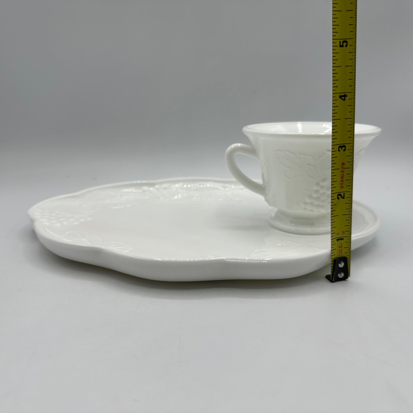 Indiana Glass Colony Harvest Snack Plates and Cup,Set of 4