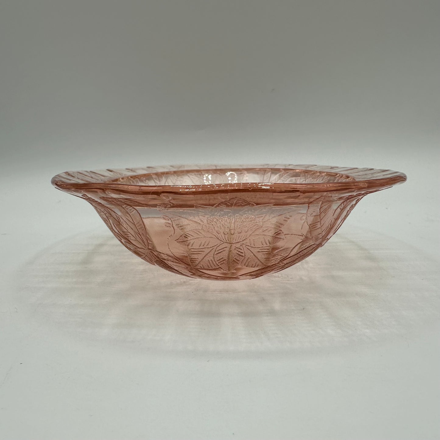 Jeannette Floral Poinsettia Pink 9" Oval Bowl