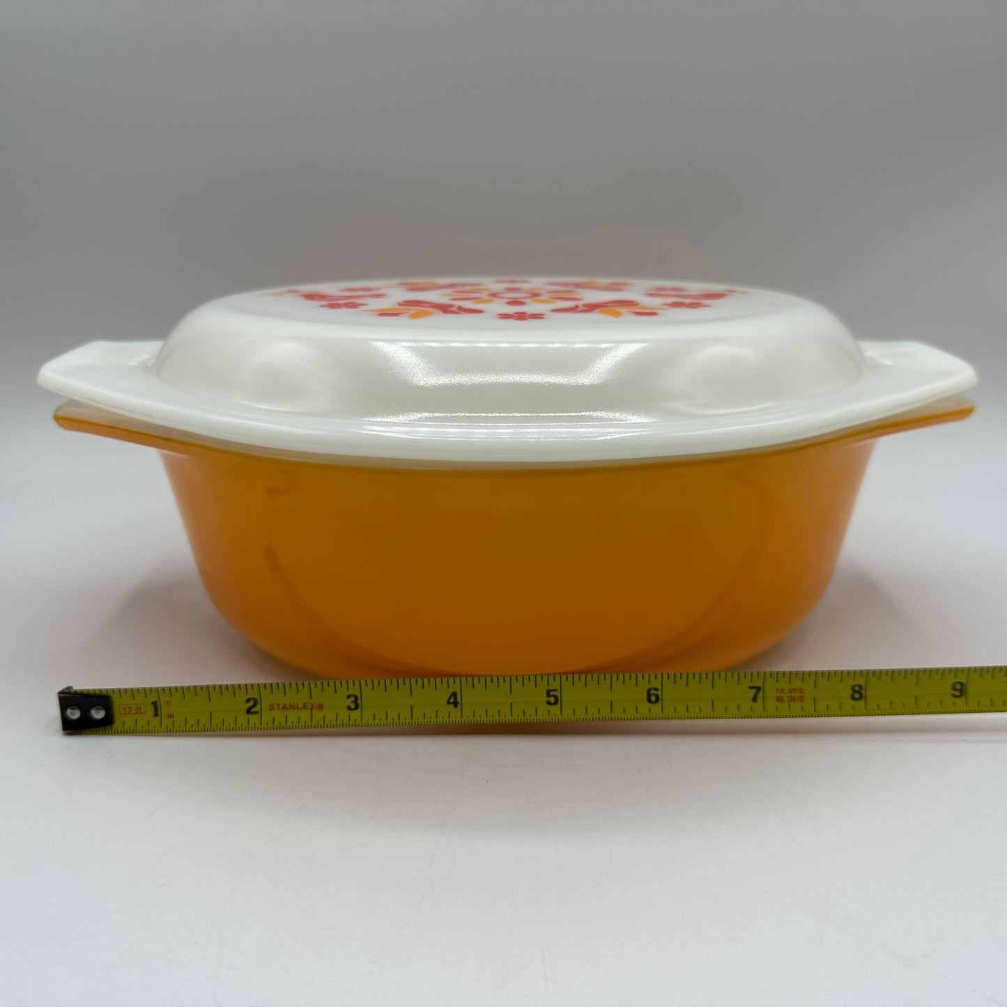 Pyrex Friendship Oval 1 1/2 Qt Casserole Dish, Orange, '70s