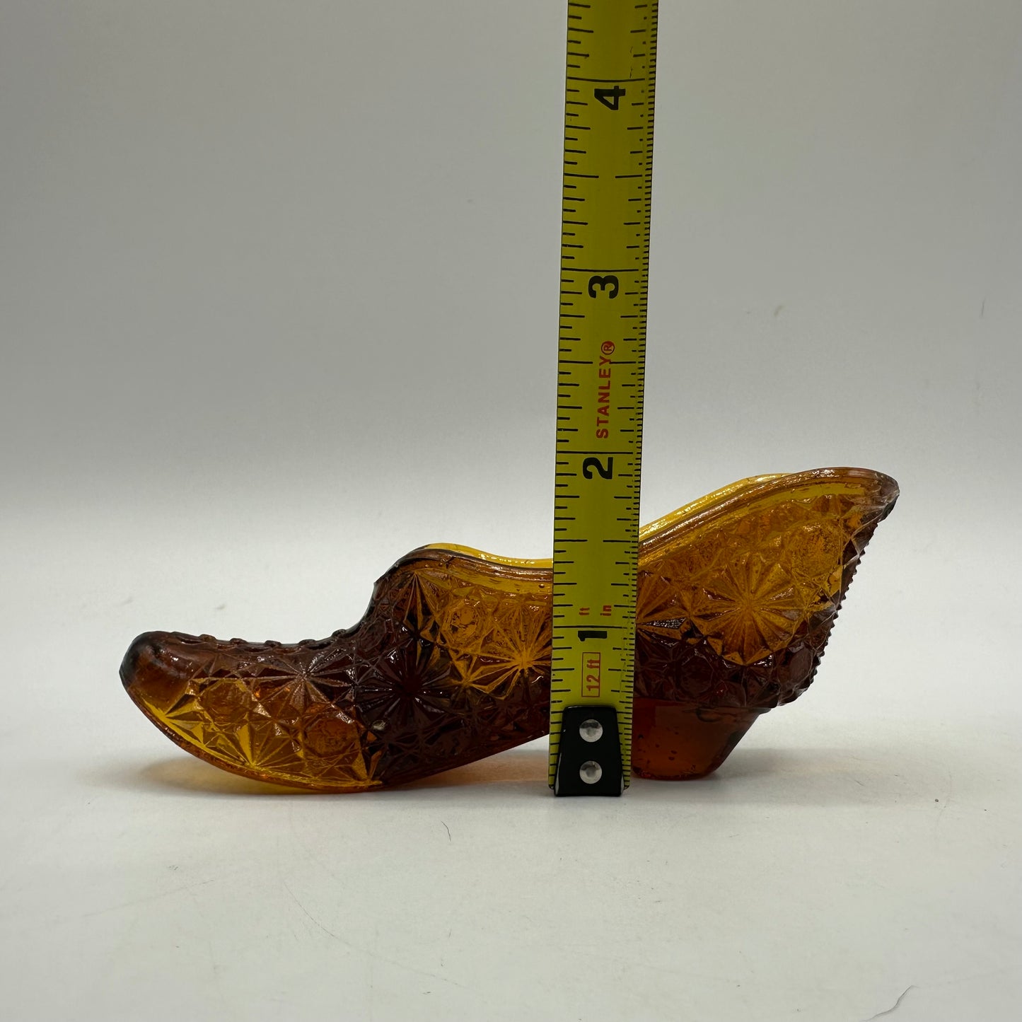 LE Smith Glass Daisy and Button Victorian Shoe, Amber