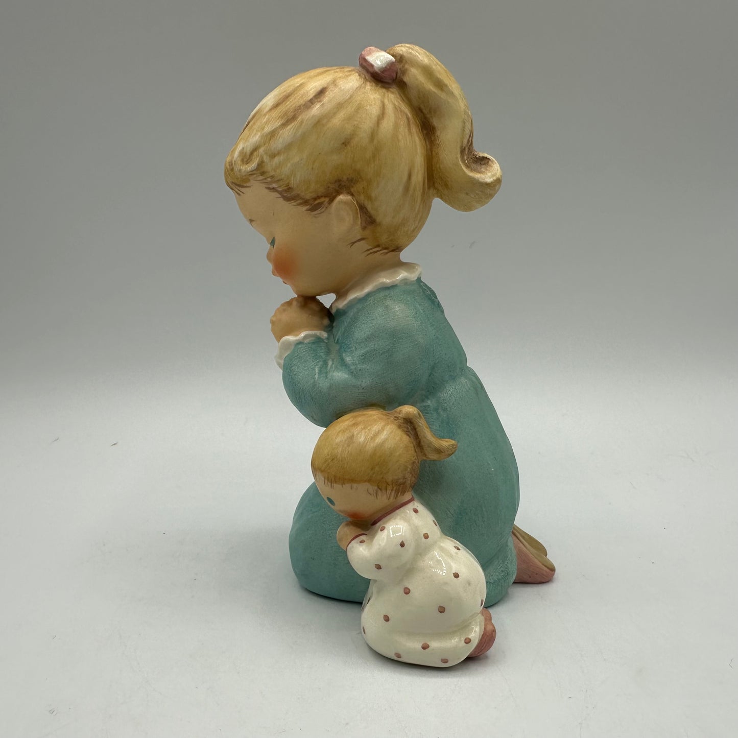 Goebel Hummel Figurine "Evening Prayer" 6" TMK-4