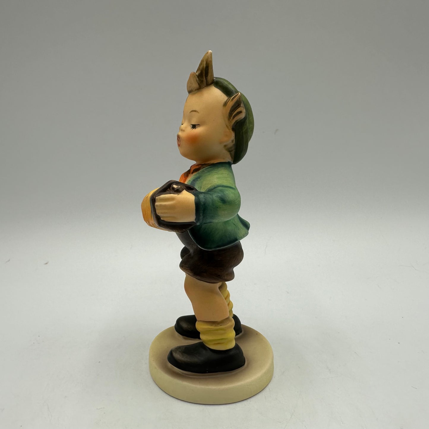 Goebel Hummel Figurine "Accordian Boy" 5 1/4" TMK-5