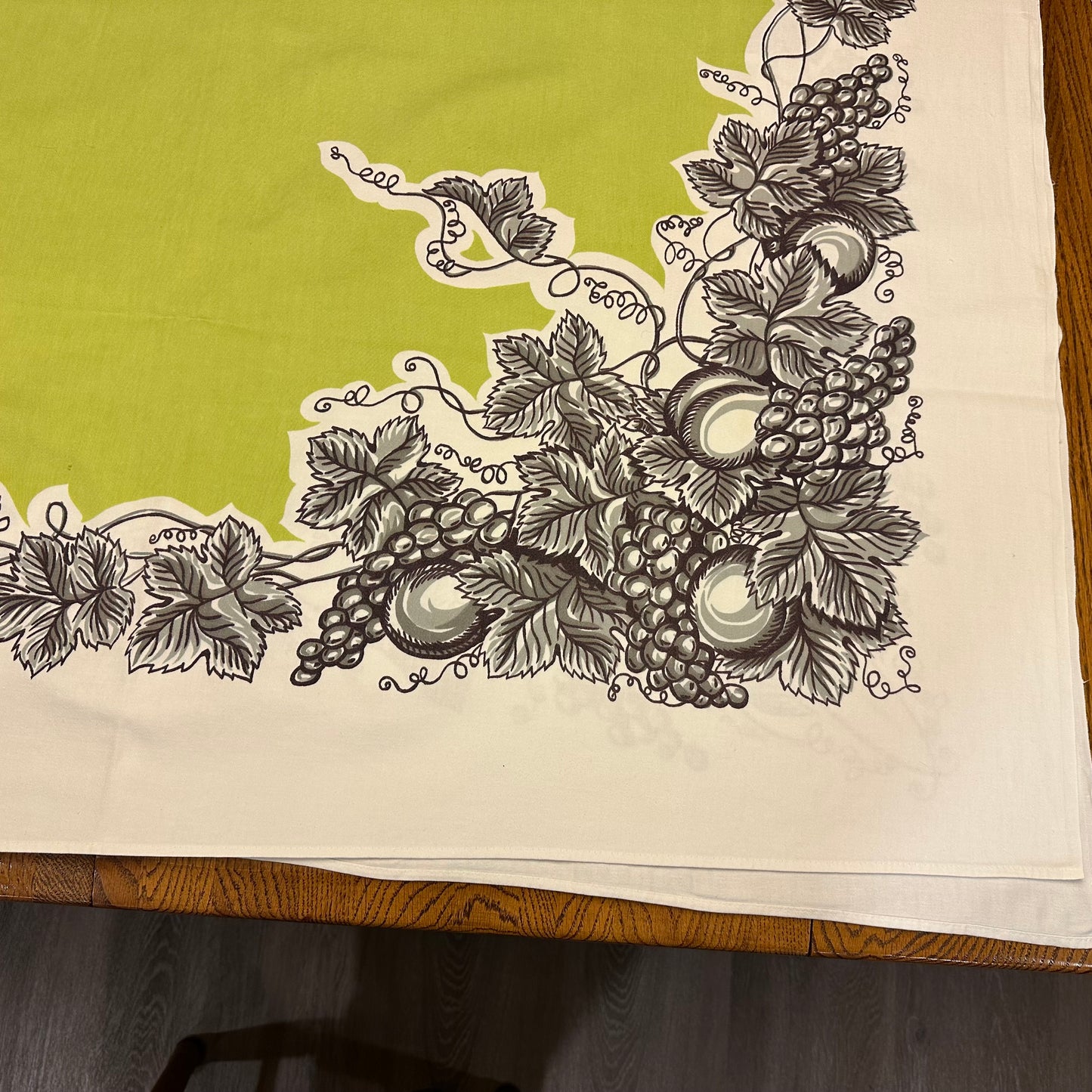 Grapevine Tablecloth, Green Center, 49 X 66