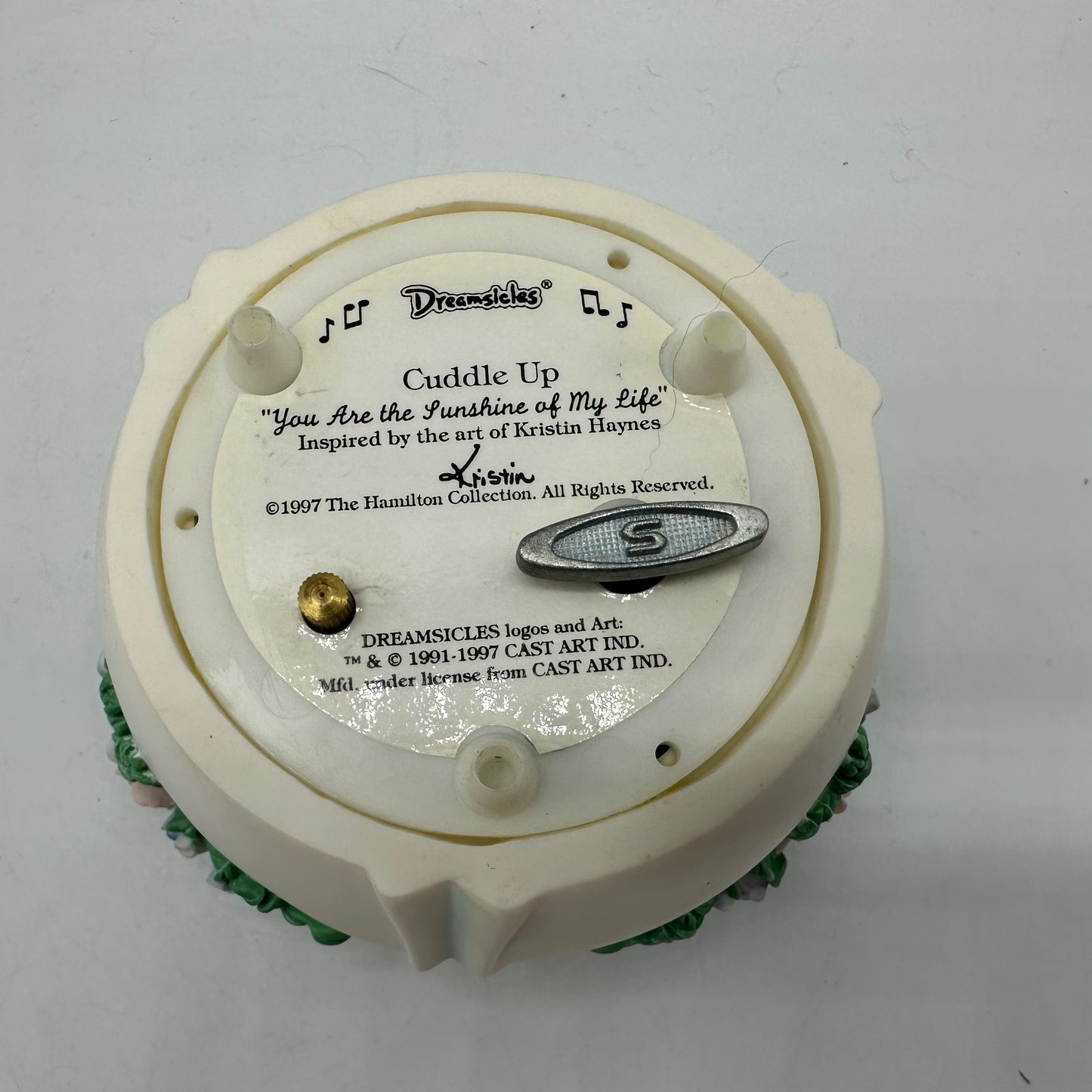 Hamilton Collection Dreamsicles Cuddle Up Trinket Music Box