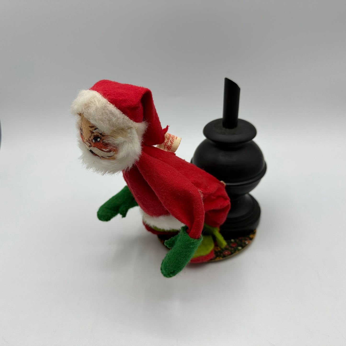 Annalee Mobilitee Dolls Santa Claus with Pot Belly Stove 1971