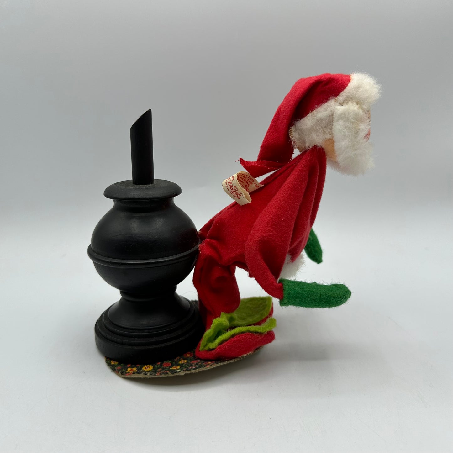 Annalee Mobilitee Dolls Santa Claus with Pot Belly Stove 1971