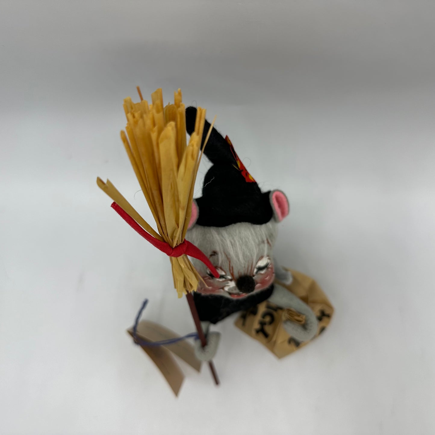 Annalee Mobilitee Dolls Mouse - Witch with Broom and Trick/Treat Bag 1989