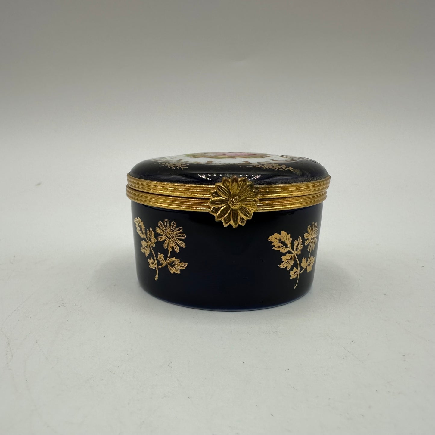 Limoges Castel France 22k Gold Trinket Box, Courting Scene