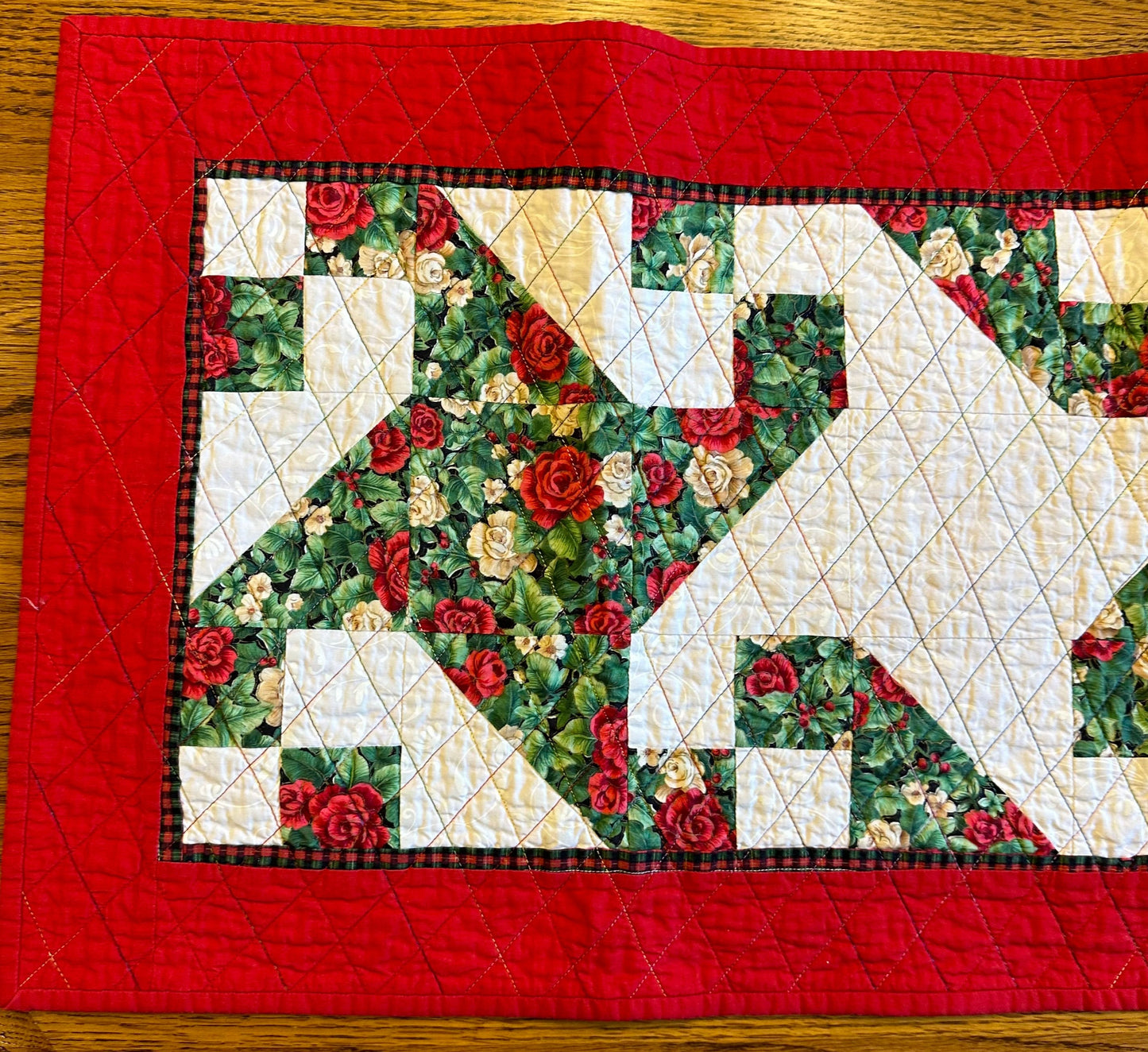 Quilted Red and White Roses Table Runner