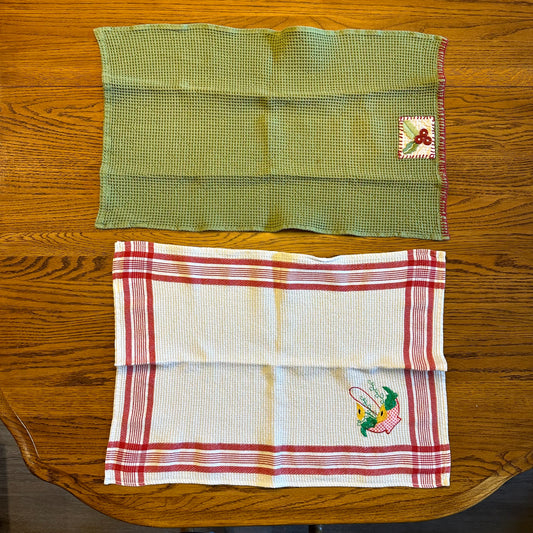 Mixed Lot of Towels, Holly & Berries, Floral Design