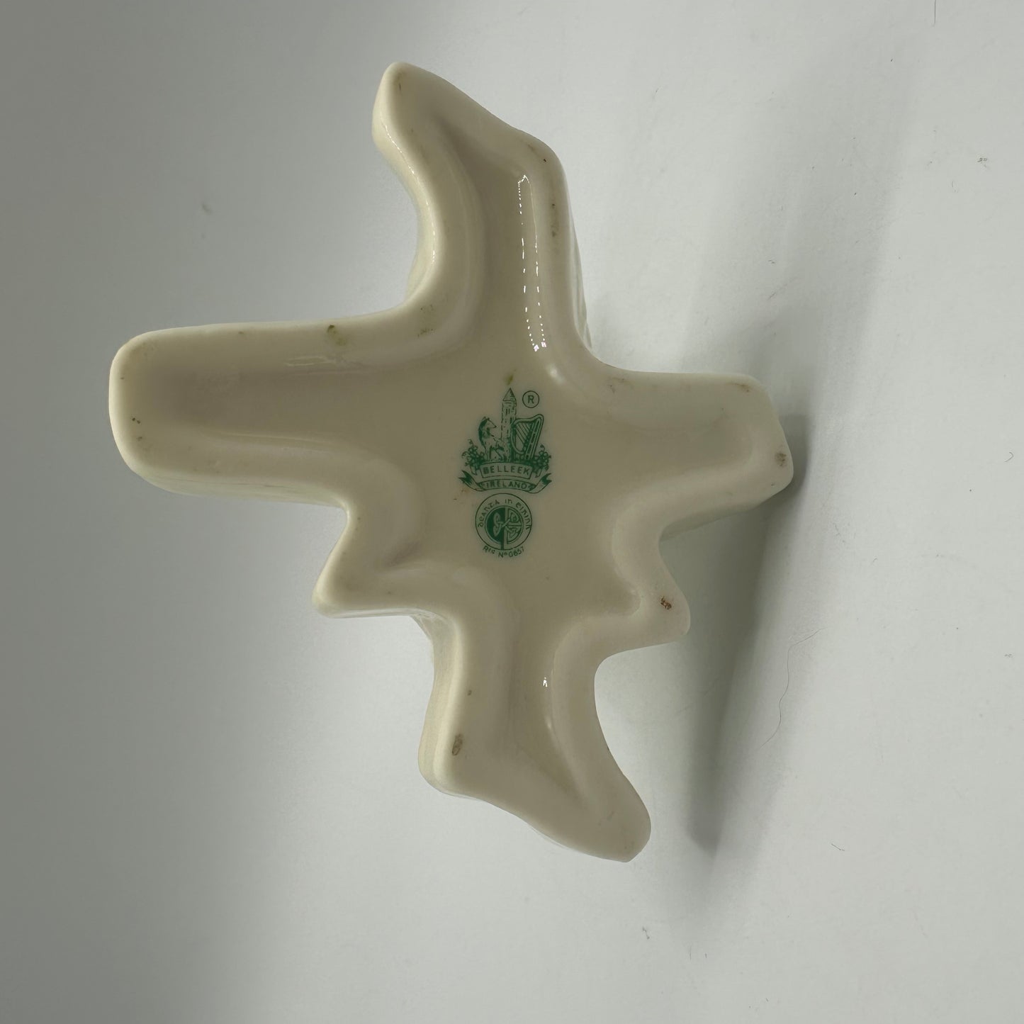 Belleek Tree Stump Triple Bud Vase Shamrock Design 6th Mark