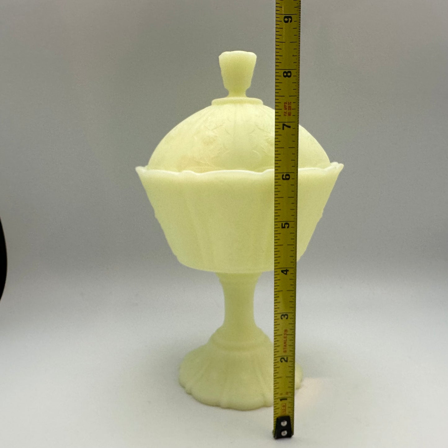 Fenton Custard Satin Lidded Candy Dish, Daisy Paneled