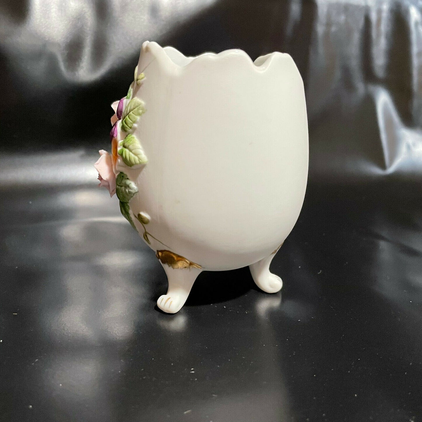 Vintage Lefton Porcelain Footed Egg Vase With Raised Flowers KW4342 - Nostalgia 2 Now