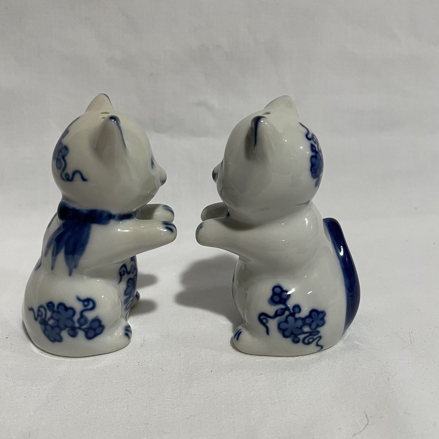 Nantucket Kitty Cats in Basket Salt & Pepper Shakers - Nostalgia 2 Now