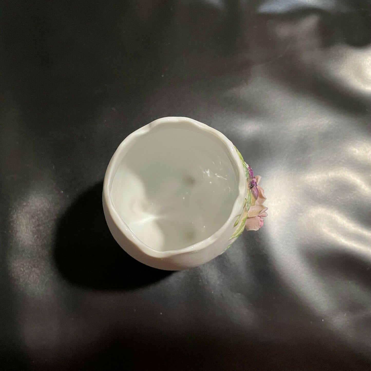 Vintage Lefton Porcelain Footed Egg Vase With Raised Flowers KW4342 - Nostalgia 2 Now