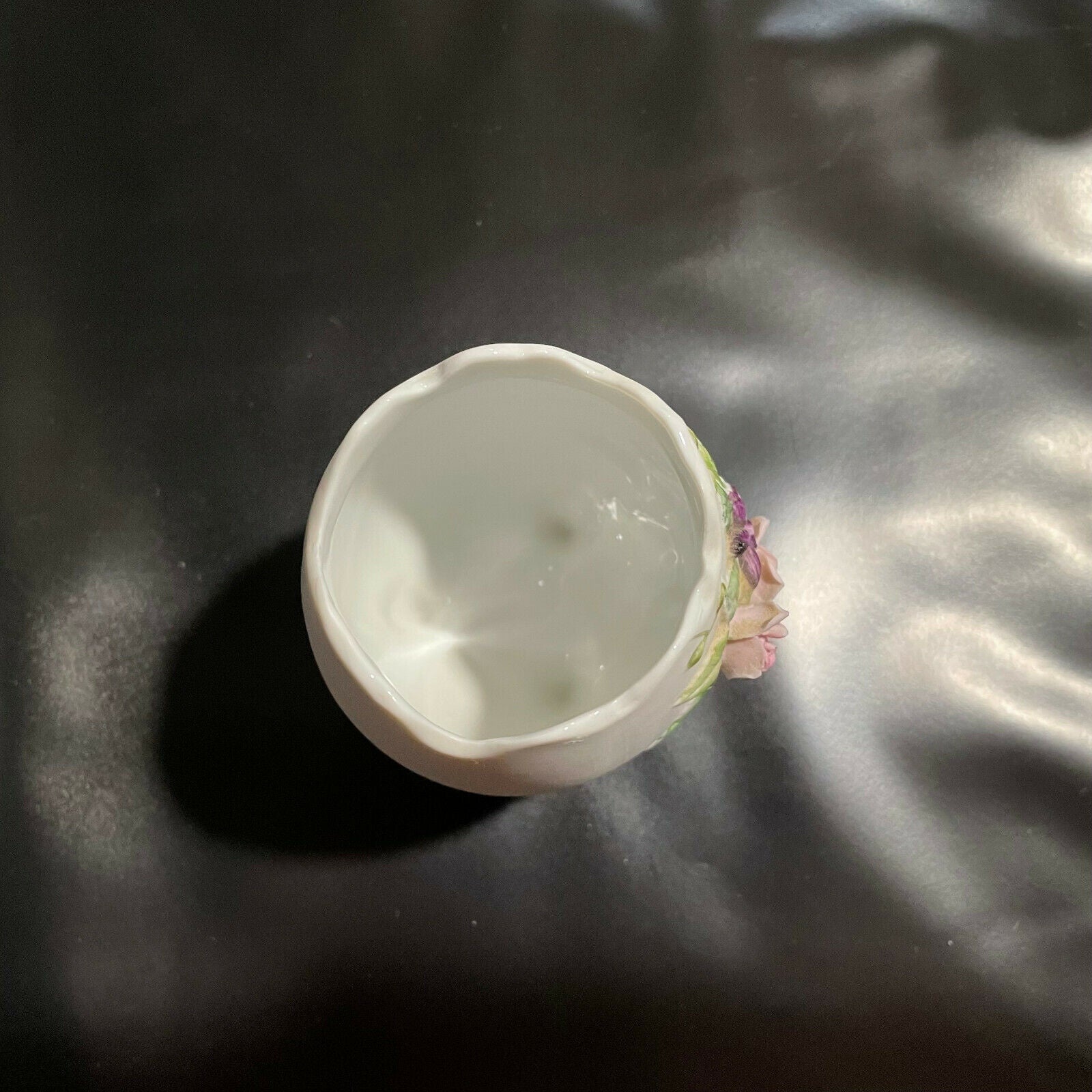 Vintage Lefton Porcelain Footed Egg Vase With Raised Flowers KW4342 - Nostalgia 2 Now