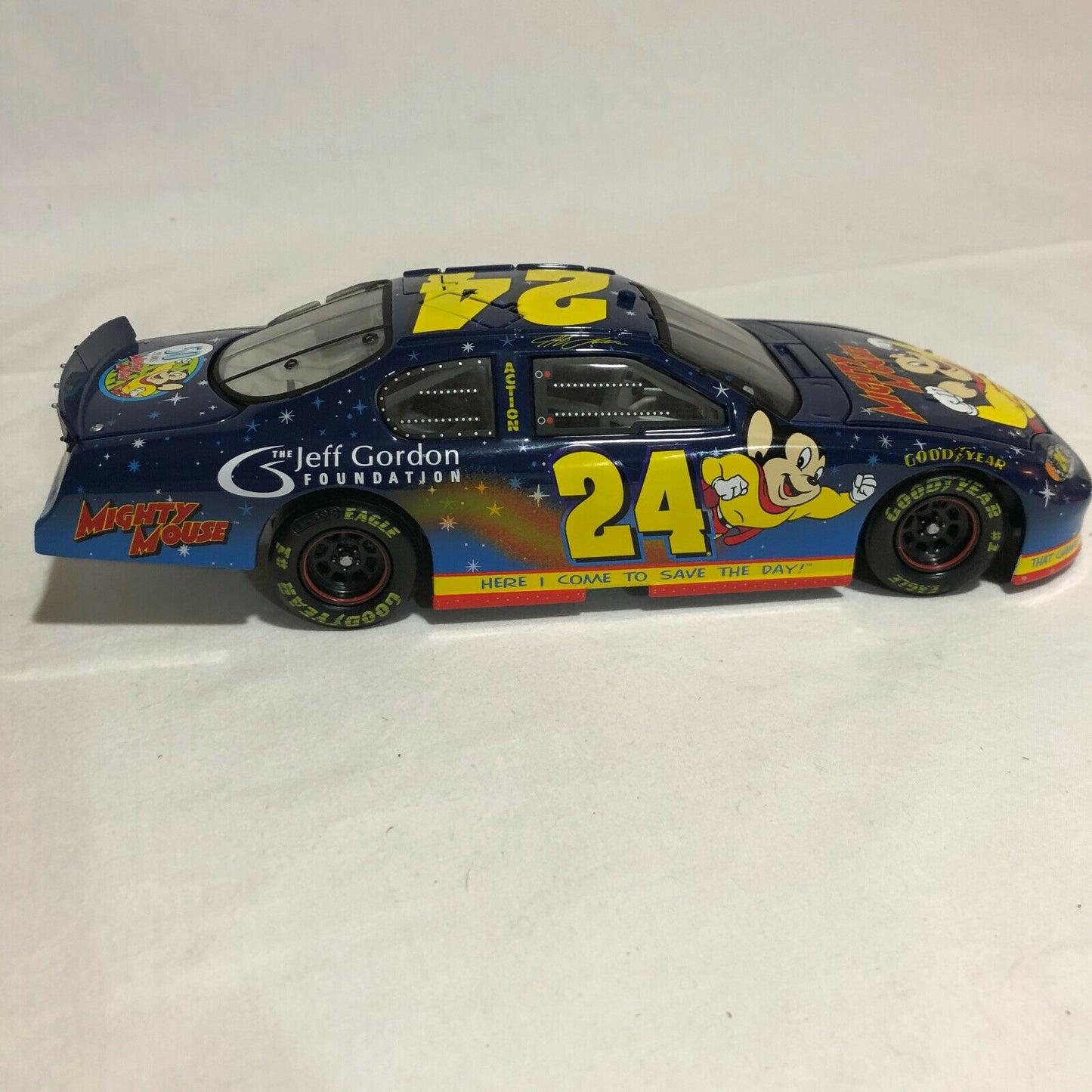 1:24 Jeff Gordon #24 Foundation/Mighty Mouse 2005 Monte Carlo Action NASCAR - Nostalgia 2 Now