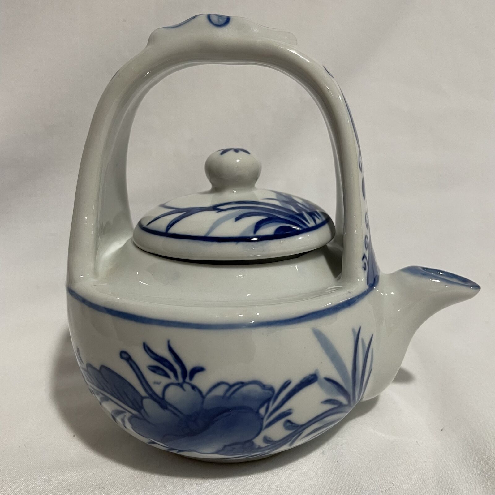Vintage Blue And White Ceramic Round Floral Design Teapot Lided - Nostalgia 2 Now