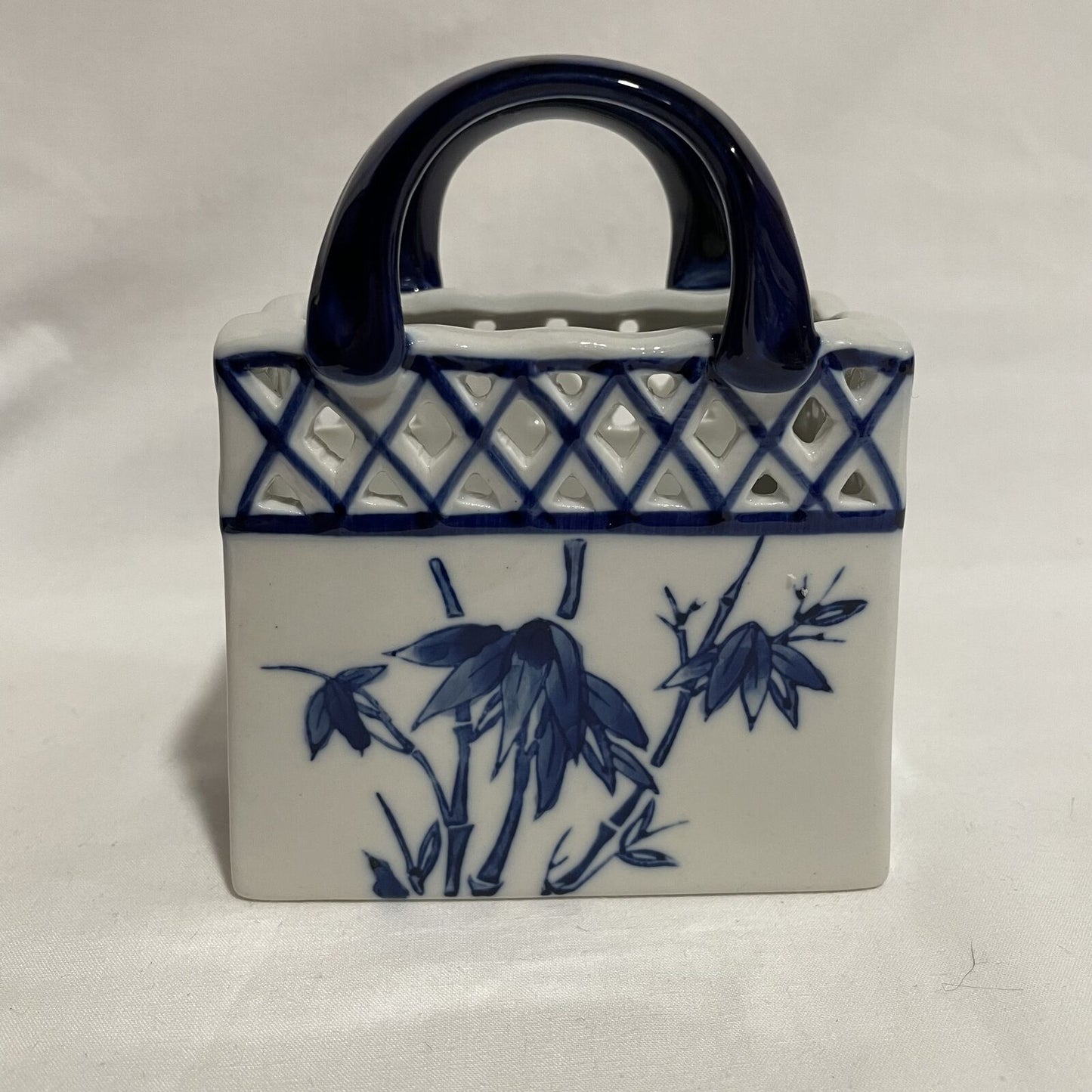 Blue And White Porcelain Handbag Shape Small Vase - Nostalgia 2 Now