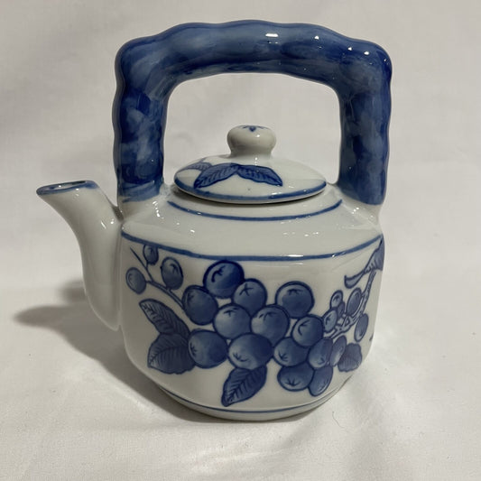 Vintage Blue And White Ceramic Round Teapot Lided - Nostalgia 2 Now