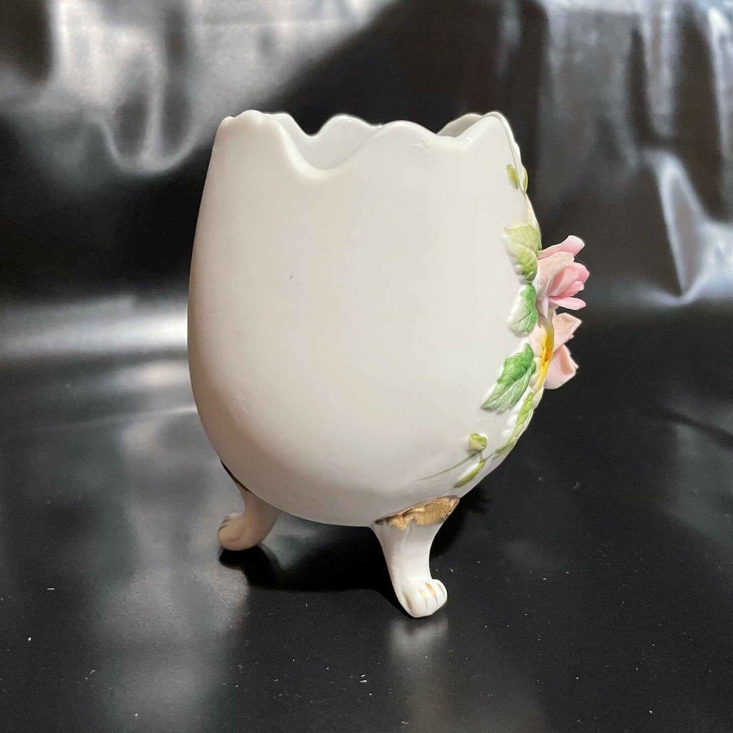 Vintage Lefton Porcelain Footed Egg Vase With Raised Flowers KW4342 - Nostalgia 2 Now