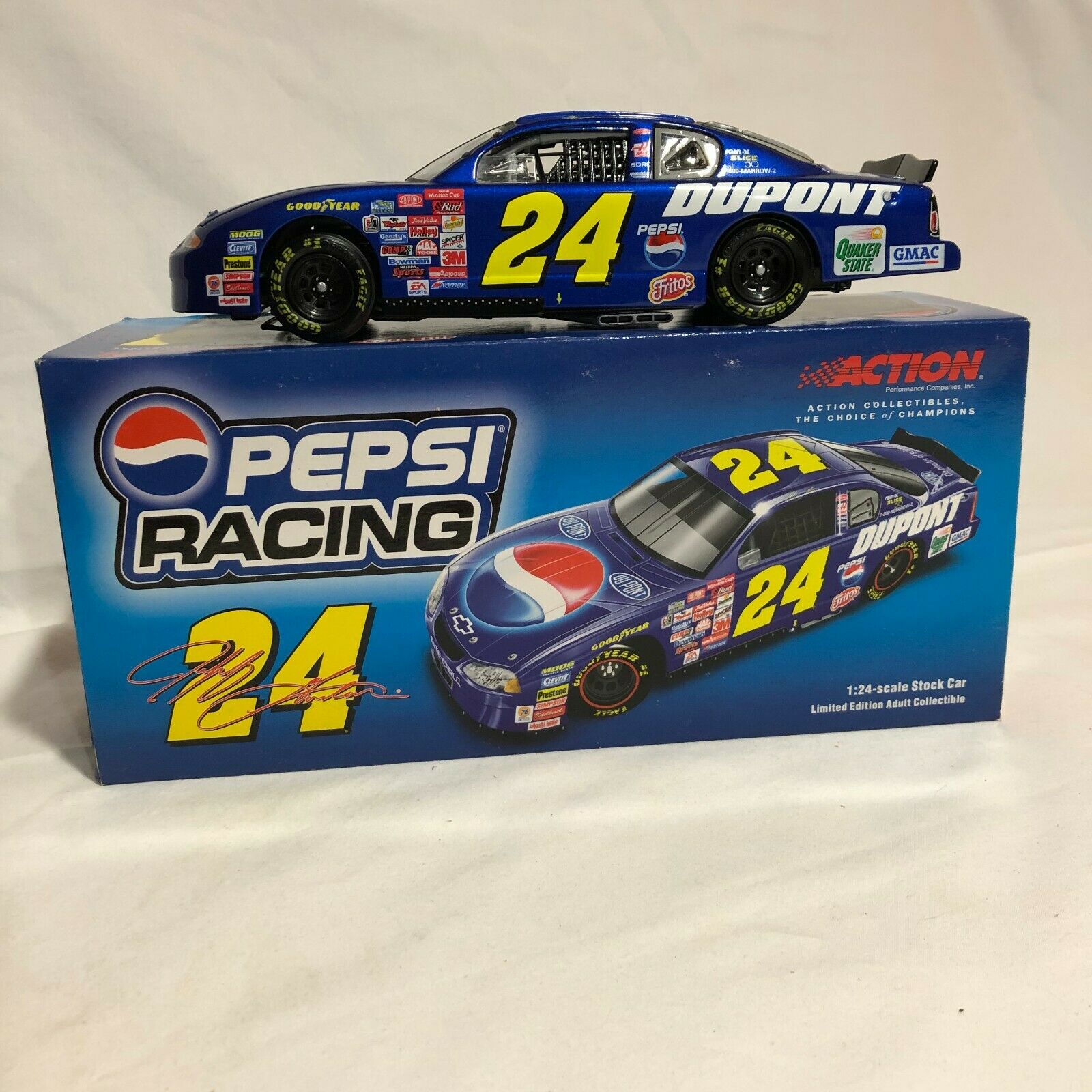 1:24 Jeff Gordon #24 DuPont/Pepsi 2001 Monte Carlo Action