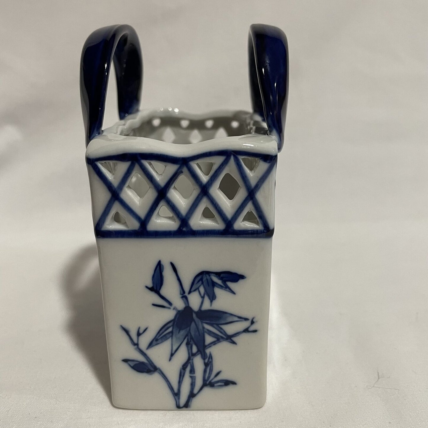 Blue And White Porcelain Handbag Shape Small Vase - Nostalgia 2 Now