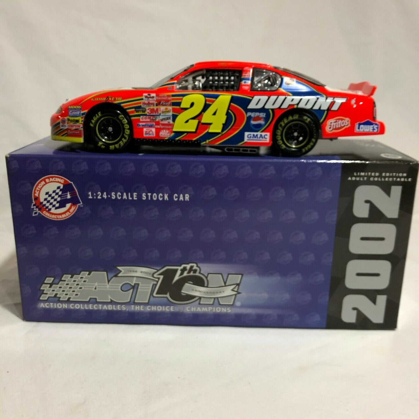 1:24 Jeff Gordon #24 DuPont/200th Anniversary Celebration 2002 Action NASCAR - Nostalgia 2 Now