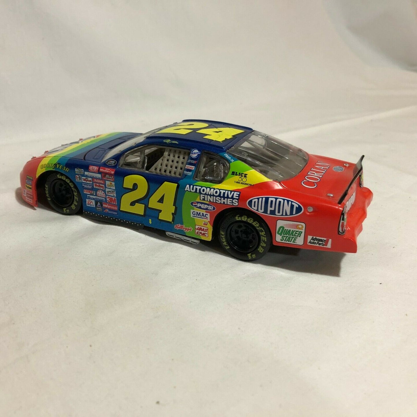 1:24 Jeff Gordon #24 Dupont 2000 Monte Carlo Limited Edition Action NASCAR - Nostalgia 2 Now