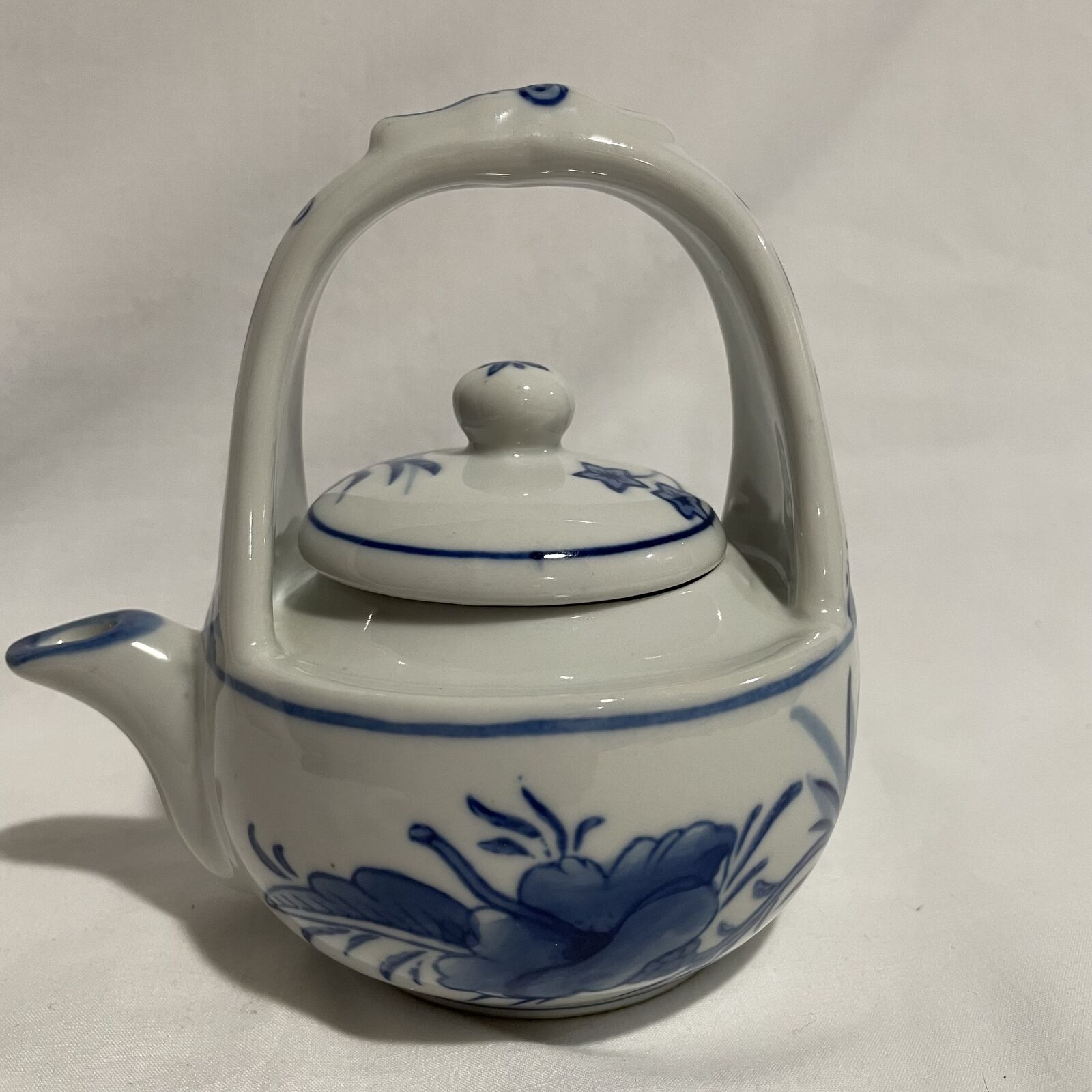 Vintage Blue And White Ceramic Round Floral Design Teapot Lided - Nostalgia 2 Now