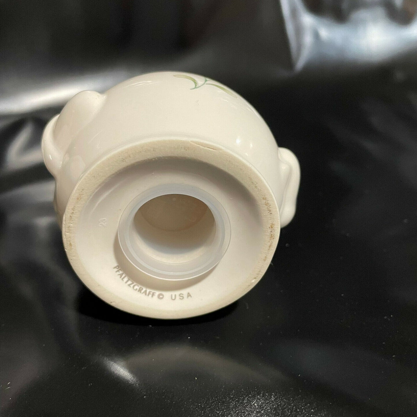 Pfaltzgraff Winterberry Snowman Salt & Peper Shaker Set with Stoppers - Nostalgia 2 Now