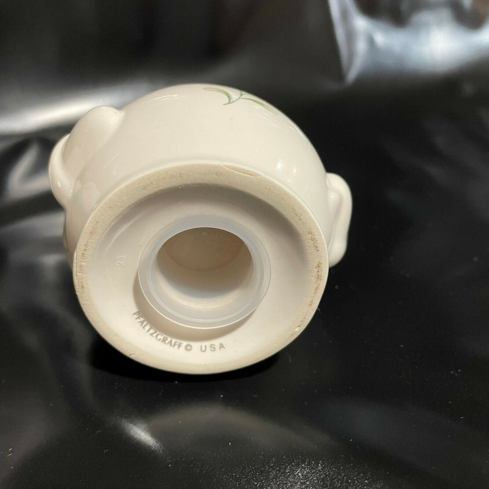 Pfaltzgraff Winterberry Snowman Salt & Peper Shaker Set with Stoppers - Nostalgia 2 Now