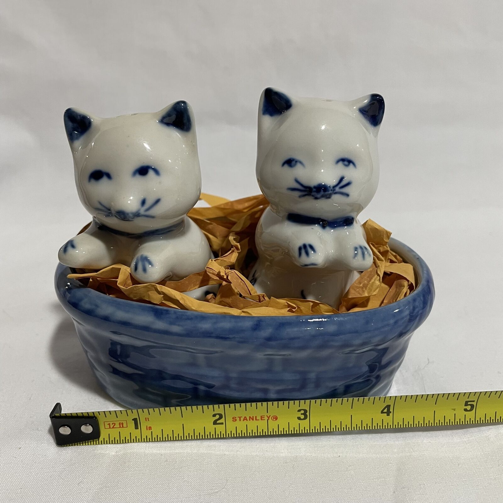 Nantucket Kitty Cats in Basket Salt & Pepper Shakers - Nostalgia 2 Now