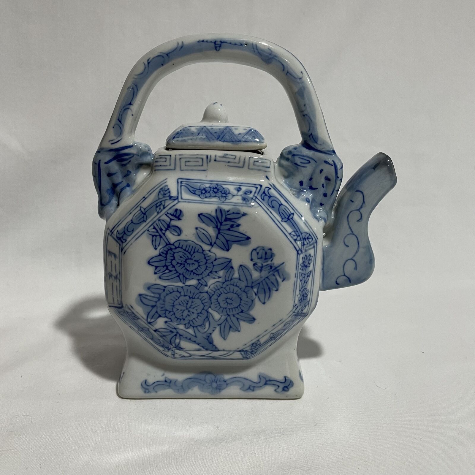 Vintage Chinese Porcelain Blue & White Octagonal Flat Floral Lided Teapot - Nostalgia 2 Now