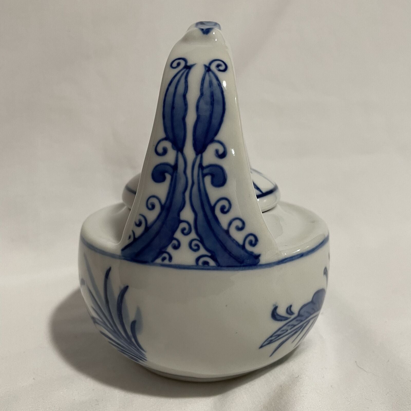 Vintage Blue And White Ceramic Round Floral Design Teapot Lided - Nostalgia 2 Now